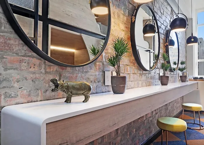 Hippo Pod Hotel (Adults Only)